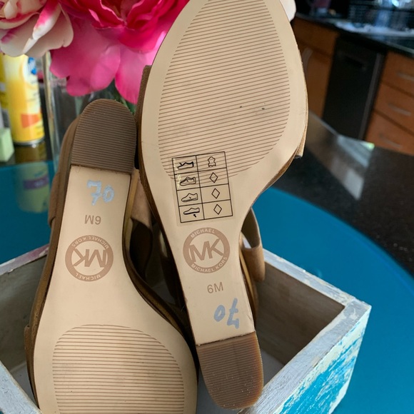 Michael Kors Sandals 👡 size 6 - Picture 5 of 6